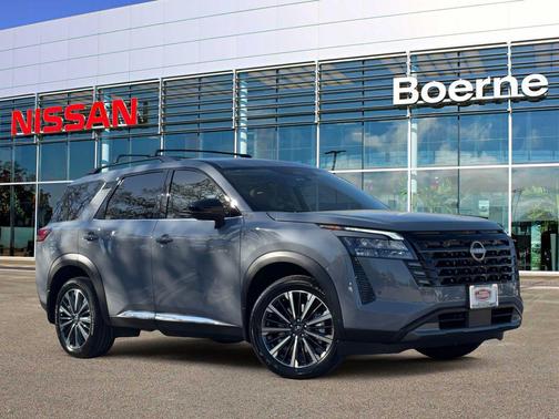 Boulder Gray Pearl 2026 Nissan Pathfinder Platinum