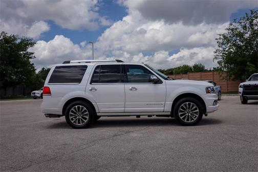 2017 Lincoln Navigator Select