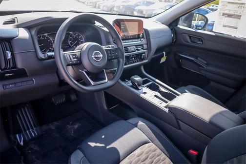 2025 Nissan Pathfinder S FWD
