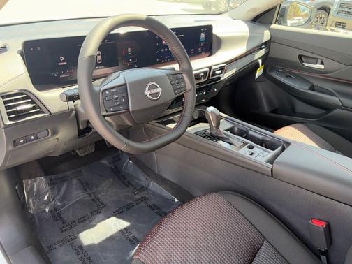 Aspen White Tricoat 2026 Nissan Sentra SR