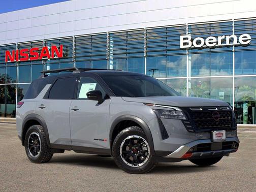 Boulder Gray Pearl/Super Black 2026 Nissan Pathfinder Rock Creek