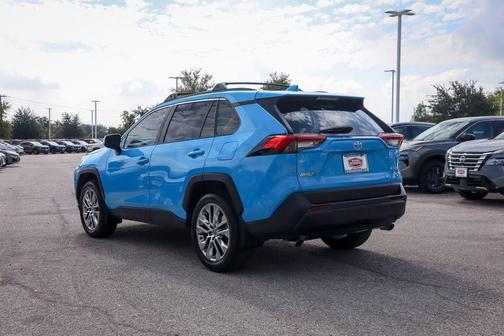 2021 Toyota RAV4 XLE Premium