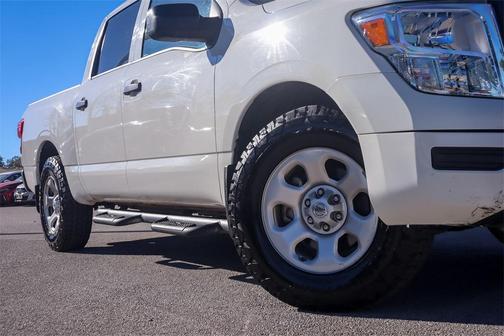 2022 Nissan Titan S