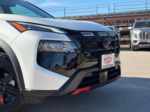 Everest White Pearl Tricoat 2026 Nissan Rogue Rock Creek