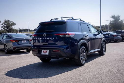 2025 Nissan Pathfinder SV FWD