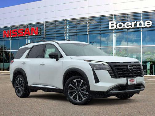 Everest White Pearl Tricoat 2026 Nissan Pathfinder Platinum