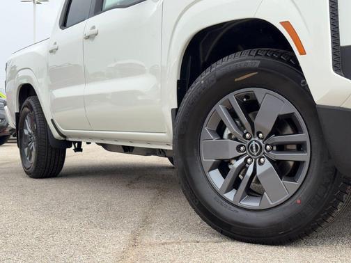 Glacier White 2026 Nissan Frontier SV