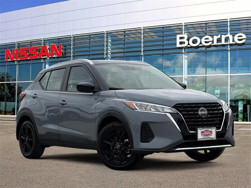 2022 Nissan Kicks SV