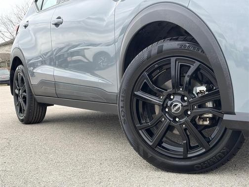 2022 Nissan Kicks SV