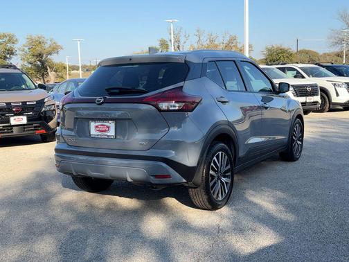 2022 Nissan Kicks SV