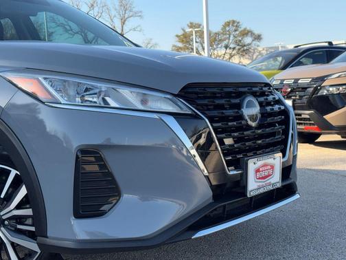 2022 Nissan Kicks SV