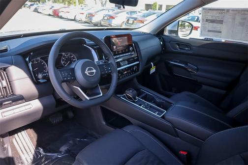 2025 Nissan Pathfinder SV FWD