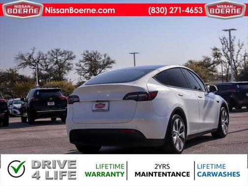 2022 Tesla Model Y Long Range Dual Motor All-Wheel Drive