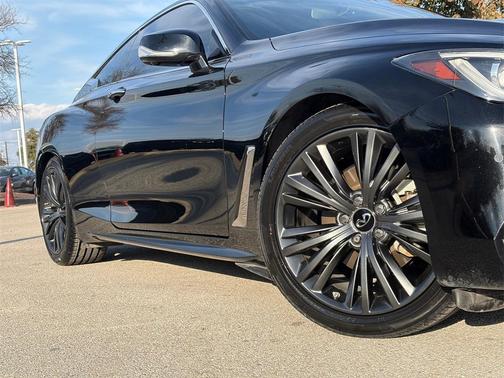 2022 INFINITI Q60 LUXE