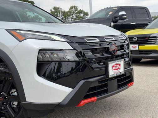 Everest White Pearl Tricoat 2026 Nissan Rogue Rock Creek