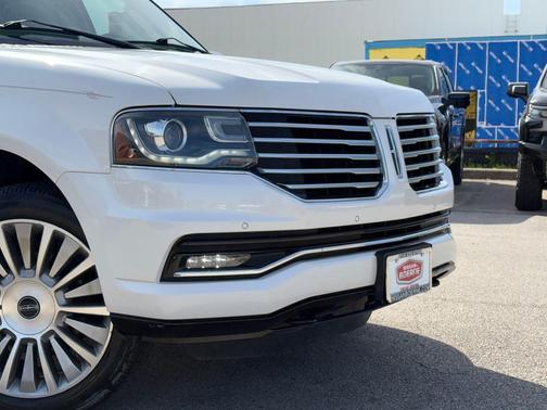 WHITE PLATINUM MET TRI-COAT 2015 Lincoln Navigator Base