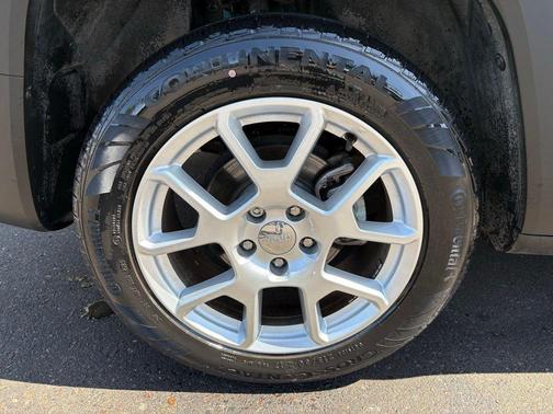 Bikini Metallic Clearcoat 2021 Jeep Renegade Latitude
