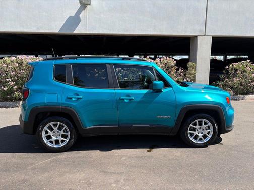 Bikini Metallic Clearcoat 2021 Jeep Renegade Latitude