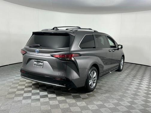 2023 Toyota Sienna Limited