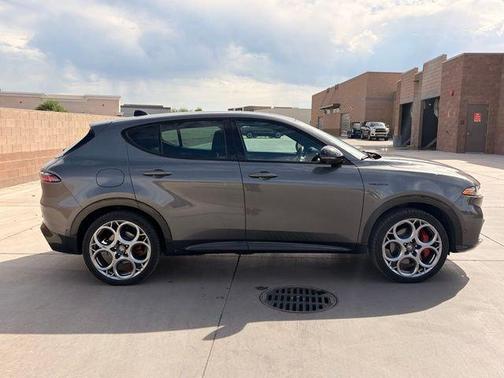 Grigio Ascari Metallic 2024 Alfa Romeo Tonale Veloce EAWD