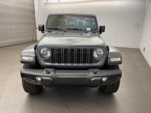 2025 Jeep Gladiator Nighthawk