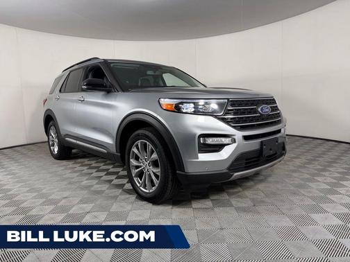 Iconic Silver Metallic 2024 Ford Explorer XLT