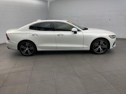 2021 Volvo S60 Recharge Plug-In Hybrid T8 Inscription
