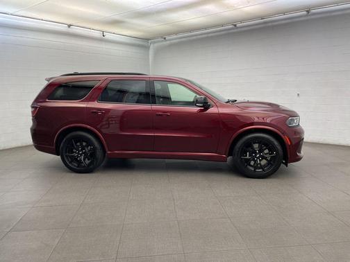 Octane Red Pearlcoat 2026 Dodge Durango GT Premium HEMI V8 AWD