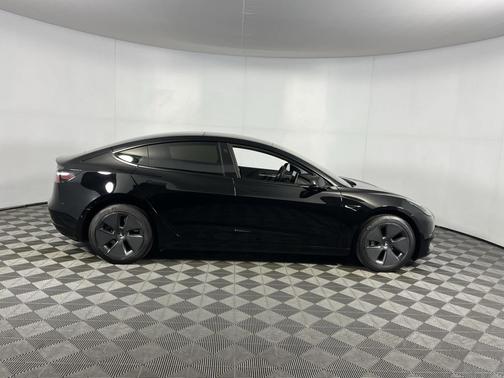 2022 Tesla Model 3 Standard Range