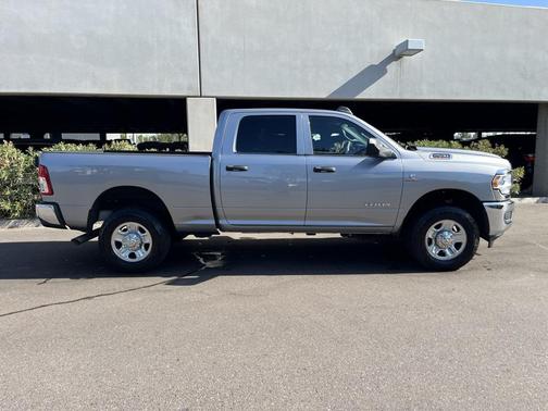 2021 RAM 2500 Tradesman Crew Cab 4x4 6'4' Box