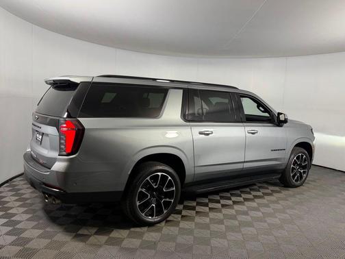 2025 Chevrolet Suburban RST