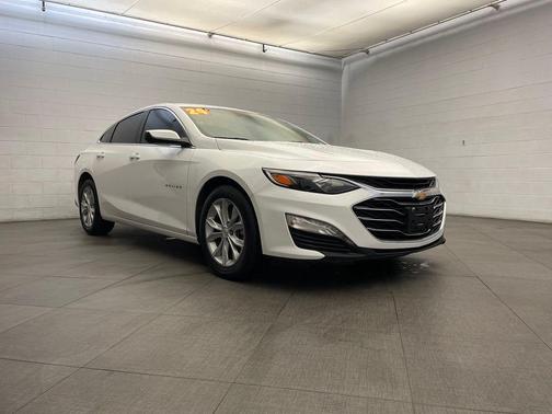 Summit White 2024 Chevrolet Malibu FWD 1LT