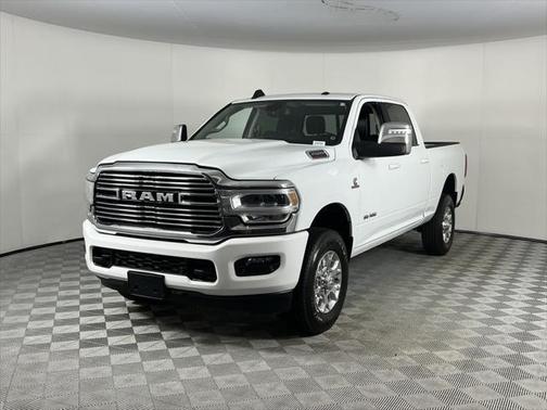2023 RAM 2500 Laramie Crew Cab 4x4 6'4' Box