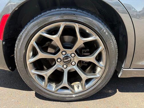Granite Crystal Metallic Clearcoat 2017 Chrysler 300 S