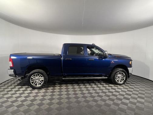 2024 RAM 3500 Tradesman Crew Cab 4x4 6'4' Box