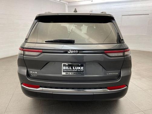 Baltic Gray Metallic Clearcoat 2023 Jeep Grand Cherokee Limited