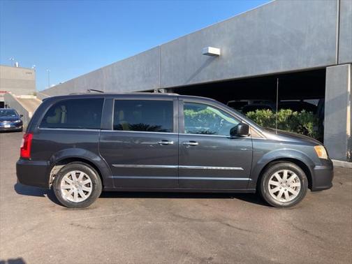 2014 Chrysler Town & Country Touring