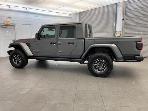 2025 Jeep Gladiator Mojave X