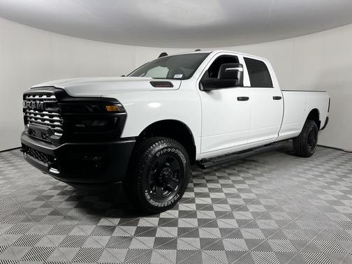 2025 RAM 3500 Tradesman Crew Cab 4x4 8' Box