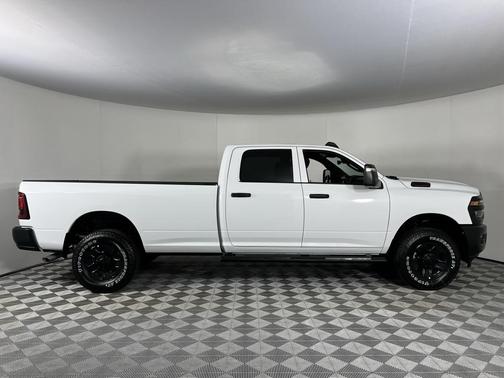2025 RAM 3500 Tradesman Crew Cab 4x4 8' Box