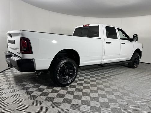 2025 RAM 3500 Tradesman Crew Cab 4x4 8' Box
