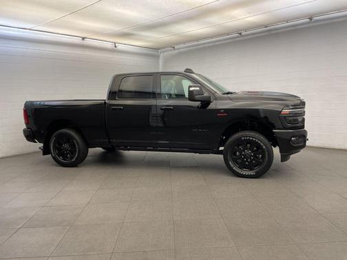 2026 RAM 3500 Laramie Crew Cab 4x4 6'4' Box