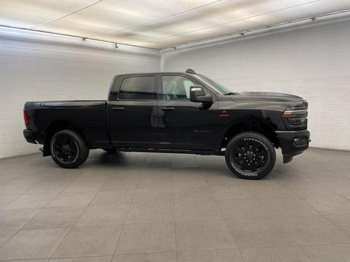 2026 RAM 3500 Laramie Crew Cab 4x4 6'4' Box