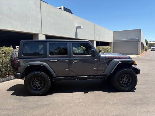 Granite Crystal Metallic Clearcoat 2023 Jeep Wrangler Rubicon