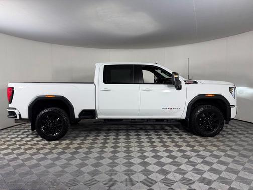 Summit White 2025 GMC Sierra 3500 AT4