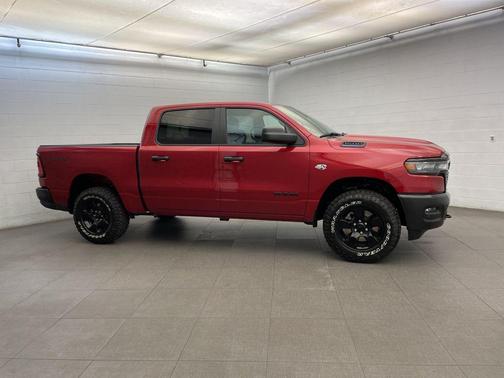 Molten Red Pearlcoat 2026 RAM 1500 Warlock Crew Cab 4x4 5'7' Box