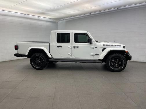 2025 Jeep Gladiator High Tide