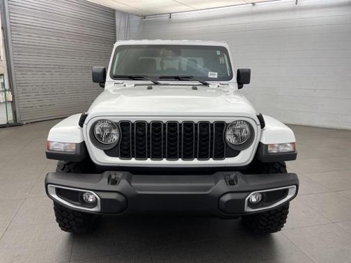 2025 Jeep Gladiator High Tide