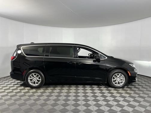 2025 Chrysler Pacifica L