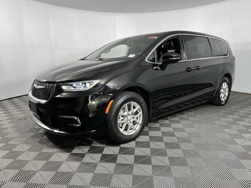 2025 Chrysler Pacifica L